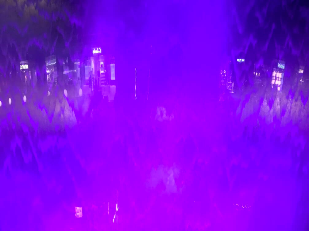 画像24 人工滝 ライトアップ 紫