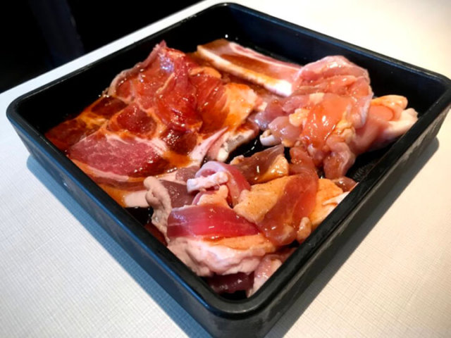 食べ放題の最初に提供されるお肉セット